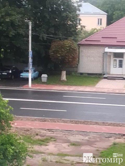 В Овручі зробили дорогу, а пішохідний перехід біля музшколи намалювати забули? ФОТО В Овручі зробили дорогу, а пішохідний перехід біля музшколи намалювати забули? ФОТО