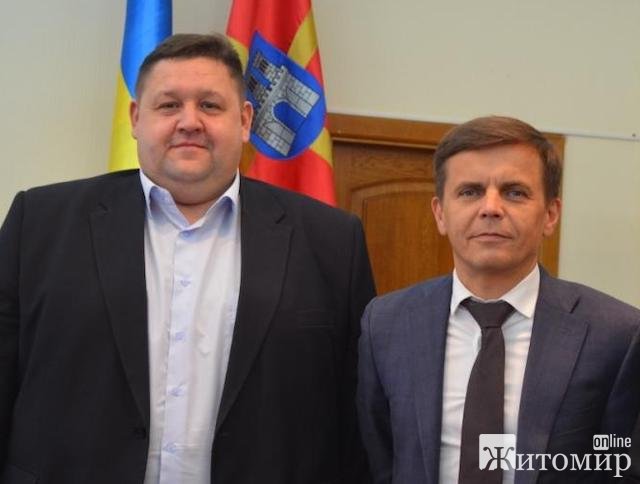 Хто «збиває» Сергія Сухомлина з посади майбутнього нардепа? Хто «збиває» Сергія Сухомлина з посади майбутнього нардепа?