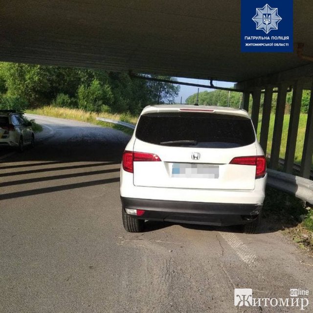 Невідомі в Житомирі викрали Honda, патрульні виявили авто в напрямку Рівного. ФОТО Невідомі в Житомирі викрали Honda, патрульні виявили авто в напрямку Рівного. ФОТО