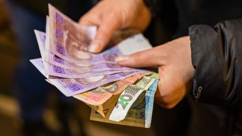 _groshi_ukr_grivni_gettyimages_1239450717_bb982293e216c81b5b581a1e418a0f56_480x270