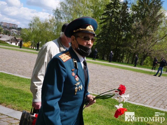 Житомир відзначає 76-ту річницю перемоги над нацизмом у Другій світовій війні. ФОТО