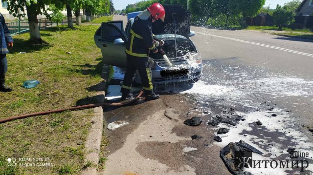 У Коростені на ходу загорівся Chevrolet. ФОТО У Коростені на ходу загорівся Chevrolet. ФОТО