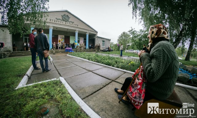 У Бердичівському районі відбулося поховання 9 солдат Червоної армії. ФОТО У Бердичівському районі відбулося поховання 9 солдат Червоної армії. ФОТО