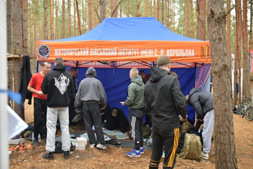 На Житомирщині провели чемпіонат України з орієнтування в пам'ять про загиблого розвідника Віталія Святненка - Інформація, Спорт, Фоторепортаж. Джерело: Zhitomir-OnLine На Житомирщині провели чемпіонат України з орієнтування в пам'ять про загиблого розвідника Віталія Святненка - фото №15
