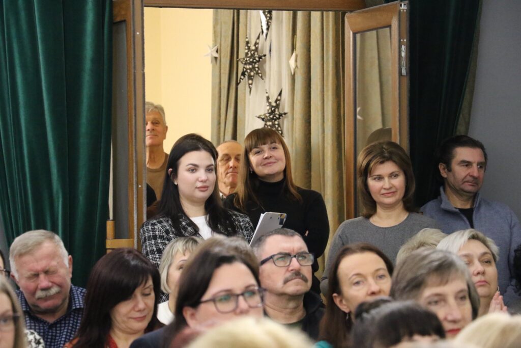 У Житомирі відбулася презентація першої поетичної збірки Людмили Янушевич «Хочу бути» - Культура, Події. Джерело: Zhitomir-OnLine У Житомирі відбулася презентація першої поетичної збірки Людмили Янушевич «Хочу бути» - фото №9