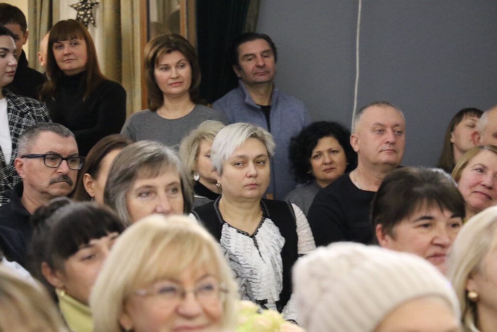 У Житомирі відбулася презентація першої поетичної збірки Людмили Янушевич «Хочу бути» - Культура, Події. Джерело: Zhitomir-OnLine У Житомирі відбулася презентація першої поетичної збірки Людмили Янушевич «Хочу бути» - фото №4