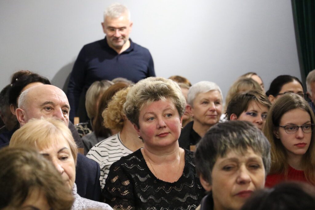 У Житомирі відбулася презентація першої поетичної збірки Людмили Янушевич «Хочу бути» - Культура, Події. Джерело: Zhitomir-OnLine У Житомирі відбулася презентація першої поетичної збірки Людмили Янушевич «Хочу бути» - фото №11