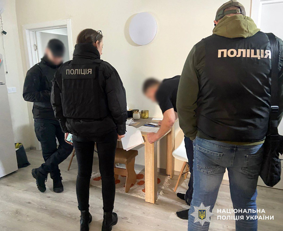 Поліція Житомирщини викрила трьох представників благодійних фондів, які допомагали ухилятися від мобілізації - Події. Джерело: Zhitomir-OnLine Поліція Житомирщини викрила трьох представників благодійних фондів, які допомагали ухилятися від мобілізації - фото №