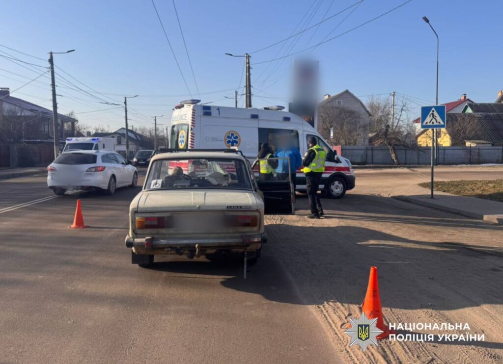 У Житомирі на Покровській ВАЗ збив 61-річну жінку: потерпіла у лікарні - Інформація, Події. Джерело: Zhitomir-OnLine У Житомирі на Покровській ВАЗ збив 61-річну жінку: потерпіла у лікарні - фото №