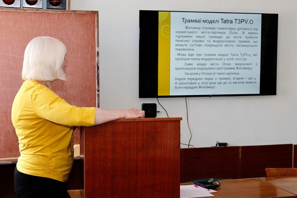 У Житомирі стартувала перепідготовка водіїв ТТУ для роботи на хорватських трамваях Tatra - Події. Джерело: Zhitomir-OnLine У Житомирі стартувала перепідготовка водіїв ТТУ для роботи на хорватських трамваях Tatra - фото №1