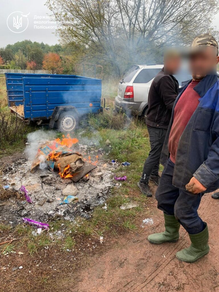 На Житомирщині екоінспектори викрили погроми лісів, незаконне будівництво та масштабні звалища