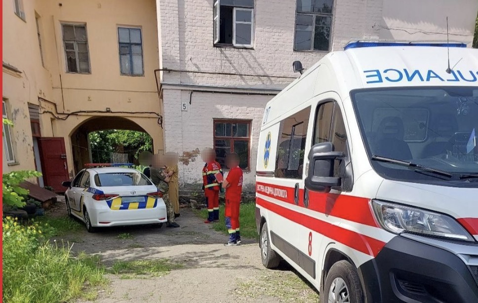 Трагедія у Бердичеві: у зачиненій квартирі рятувальники знайшли тіло пенсіонерки