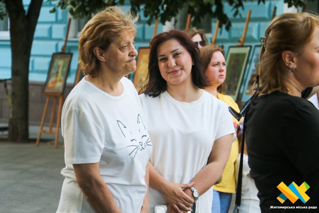 На пішохідній Михайлівській у Житомирі пройшов творчий вечір. ФОТО - фото №16