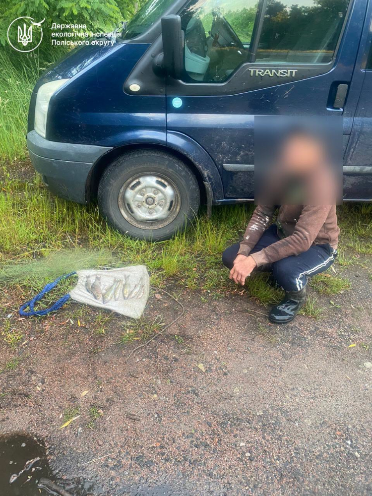 На двох річках у Житомирській області викрили двох порушників, які ловили рибу забороненими «павуками» - Події. Джерело: Zhitomir-OnLine На двох річках у Житомирській області викрили двох порушників, які ловили рибу забороненими «павуками» - фото №