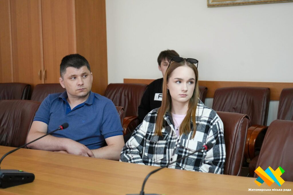 Безкоштовна теорія для ветеранів: у Житомирі патрульні розпочали навчання третьої групи майбутніх водіїв - Події. Джерело: Zhitomir-OnLine Безкоштовна теорія для ветеранів: у Житомирі патрульні розпочали навчання третьої групи майбутніх водіїв - фото №