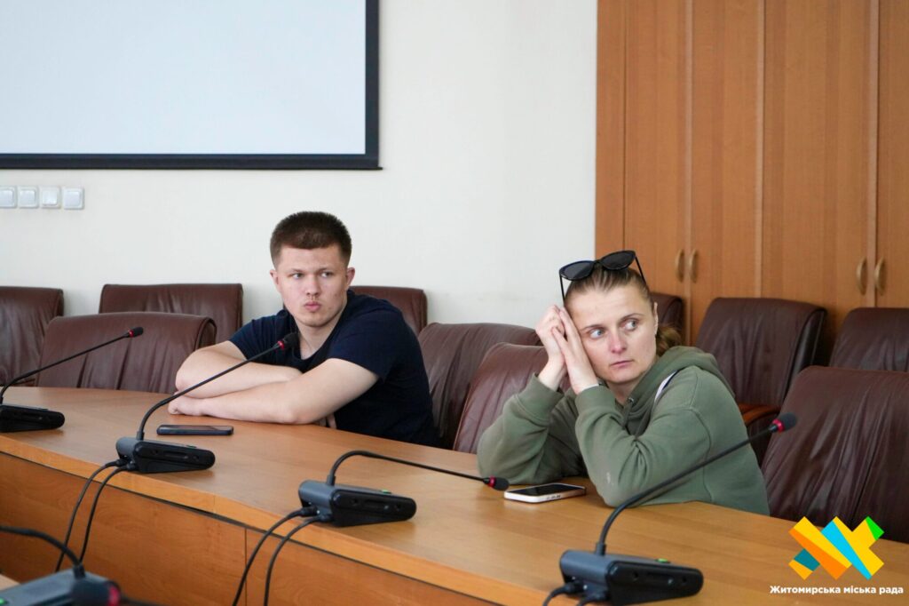 Безкоштовна теорія для ветеранів: у Житомирі патрульні розпочали навчання третьої групи майбутніх водіїв - Події. Джерело: Zhitomir-OnLine Безкоштовна теорія для ветеранів: у Житомирі патрульні розпочали навчання третьої групи майбутніх водіїв - фото №1