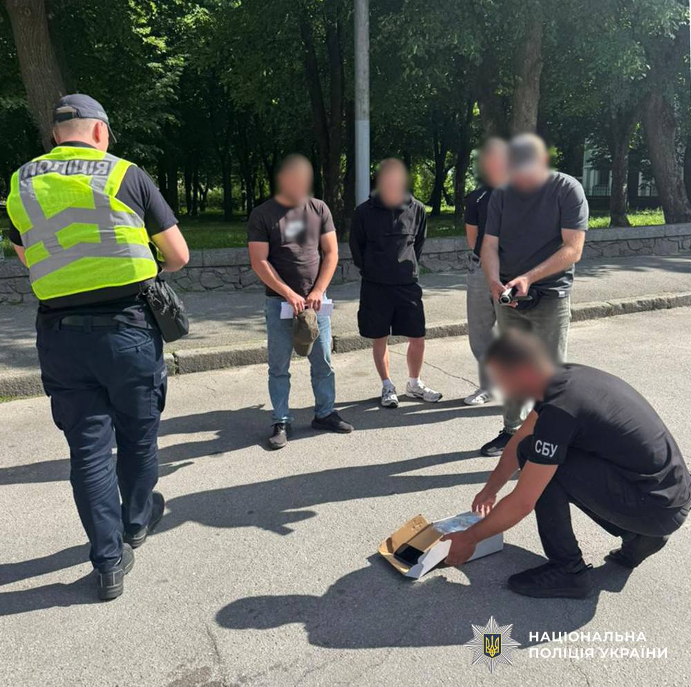 У Житомирі викрили двох посадовців міськради: підозрюють у хабарництві та незаконному збагаченні - Інформація, Події, Топ-новини. Джерело: Zhitomir-OnLine У Житомирі викрили двох посадовців міськради: підозрюють у хабарництві та незаконному збагаченні - фото №