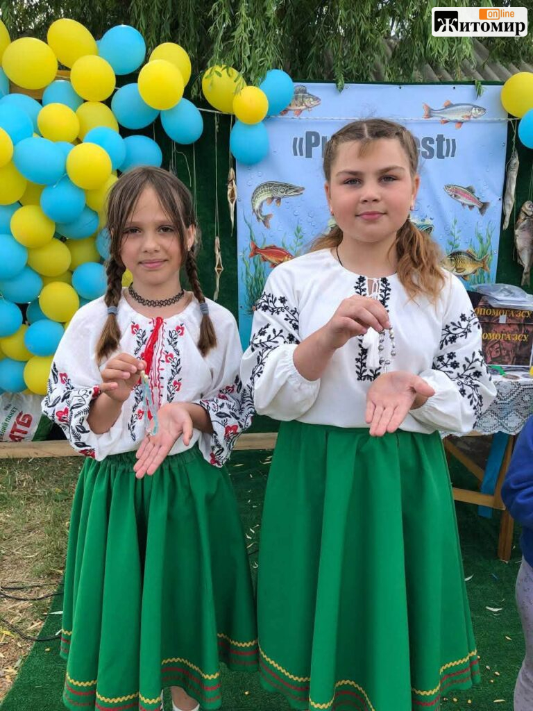 8-річний і 76-річний учасники змагалися на рибацькому фестивалі у Малинівці. ФОТО - Події. Джерело: Zhitomir-OnLine 8-річний і 76-річний учасники змагалися на рибацькому фестивалі у Малинівці. ФОТО - фото №