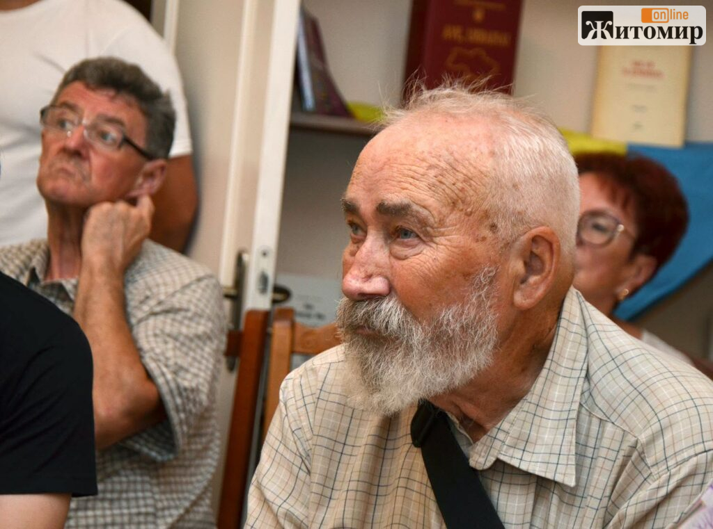 У Житомирі згадали Юрка Ґудзя: фільм, архів і голоси друзів. ФОТО - Події, Культура, Фоторепортаж. Джерело: Zhitomir-OnLine У Житомирі згадали Юрка Ґудзя: фільм, архів і голоси друзів. ФОТО - фото №4