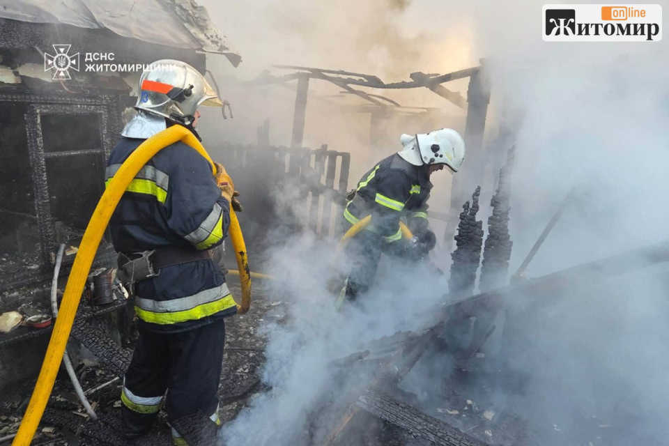 Рятувальники Житомирщини ліквідовували наслідки ворожого удару - Події. Джерело: Zhitomir-OnLine Рятувальники Житомирщини ліквідовували наслідки ворожого удару - фото №1