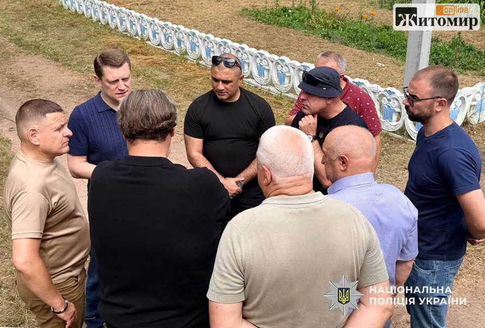 На Житомирщині поліція фіксує наслідки ракетно‑дронової атаки рф - фото №1