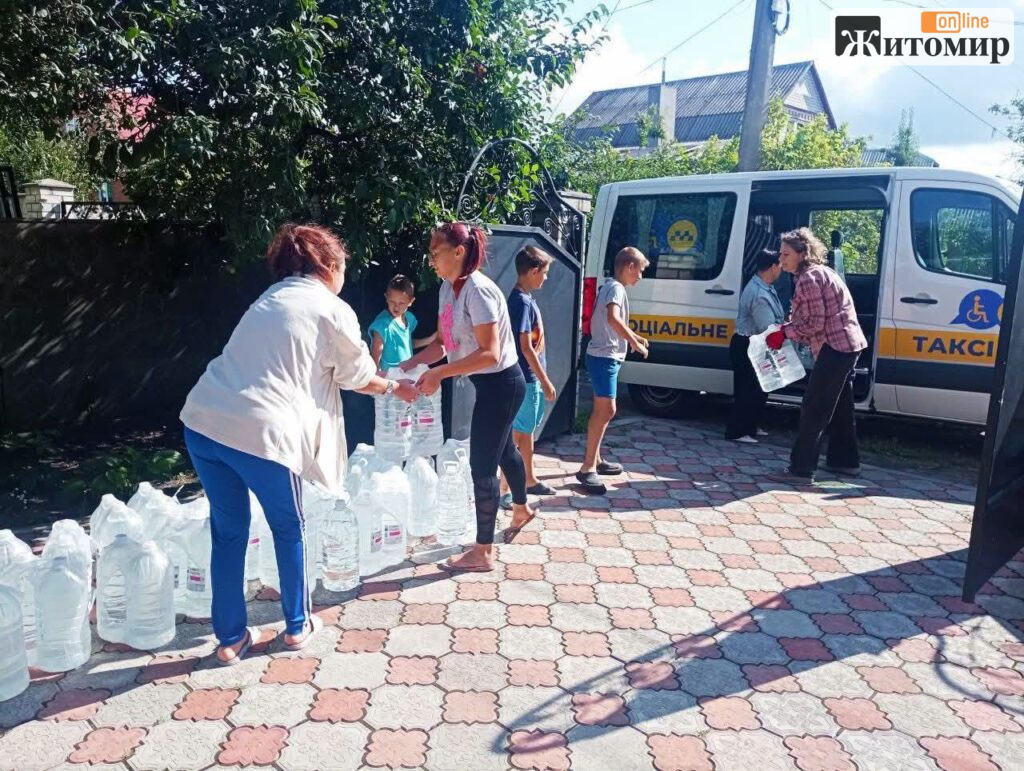 У Бердичівській громаді підтримали літніх людей і дитячий будинок. ФОТО