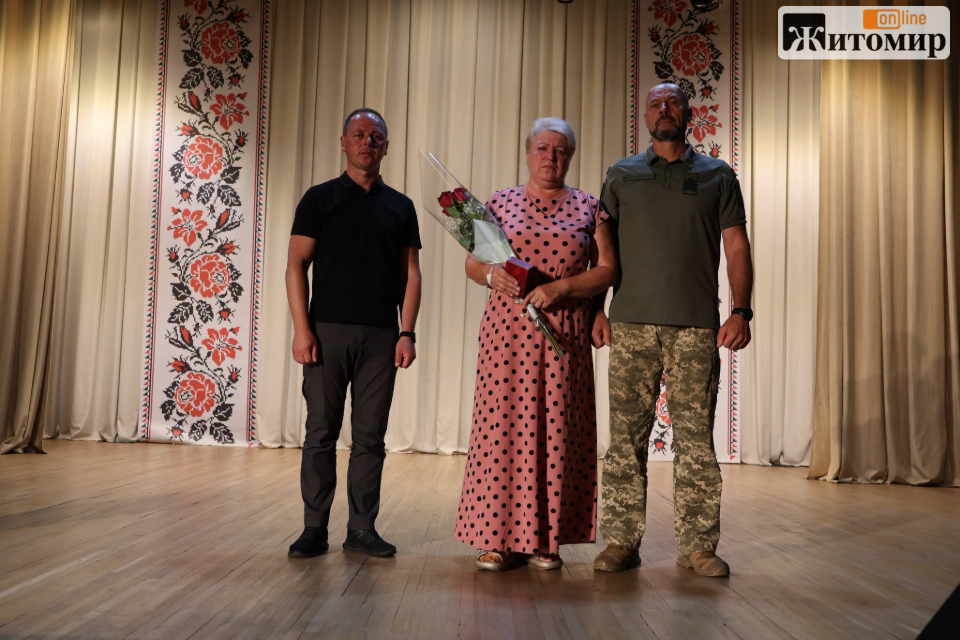 У Малині вручили державні та військові нагороди родинам полеглих Героїв - фото №4