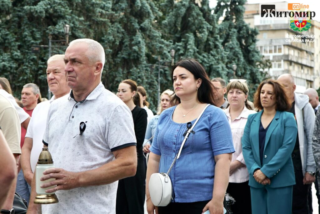 У Житомирі вшанували Захисників та мирних українців, чиї життя забрав полон  - фото №1