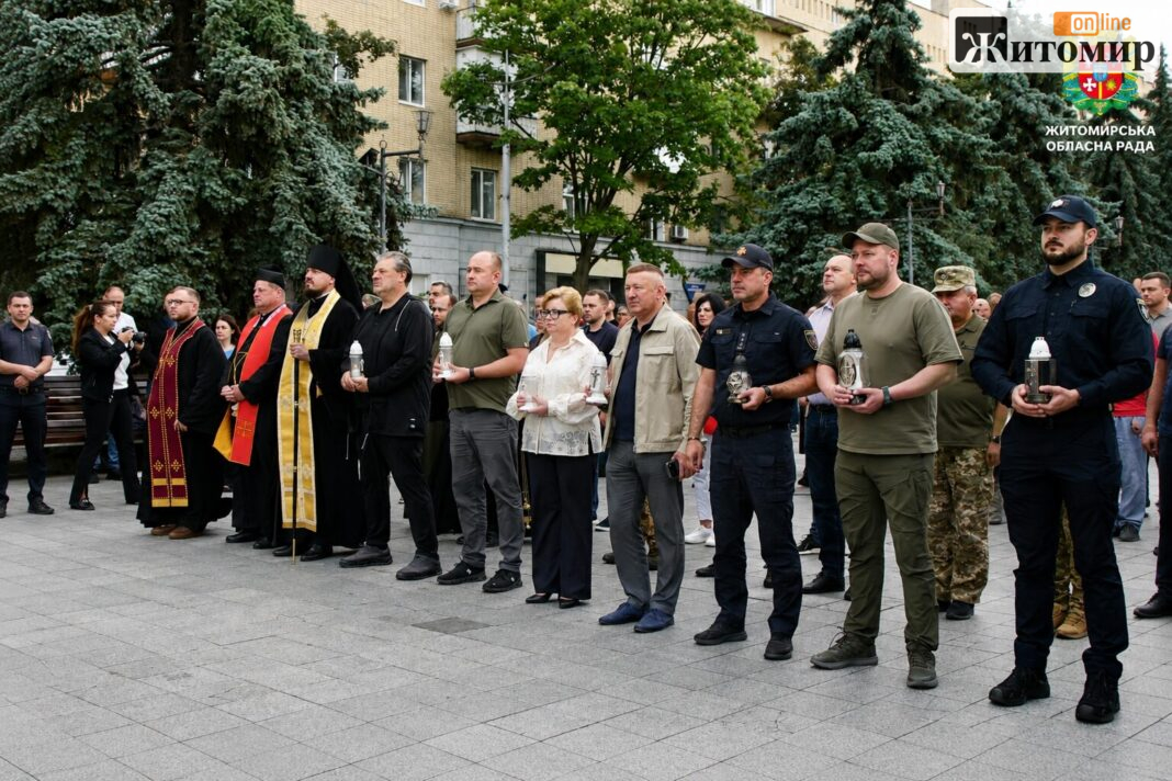 У Житомирі вшанували Захисників та мирних українців, чиї життя забрав полон