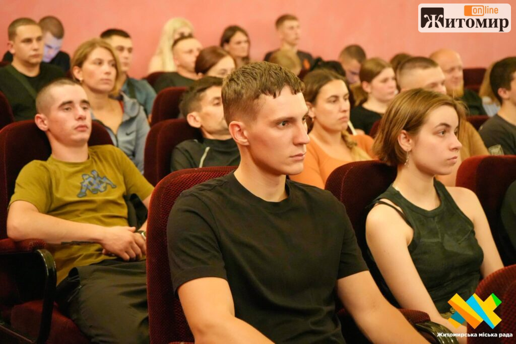 У Житомирі відбувся спецпоказ документальної стрічки «Вона» - Культура. Джерело: Zhitomir-OnLine У Житомирі відбувся спецпоказ документальної стрічки «Вона» - фото №5