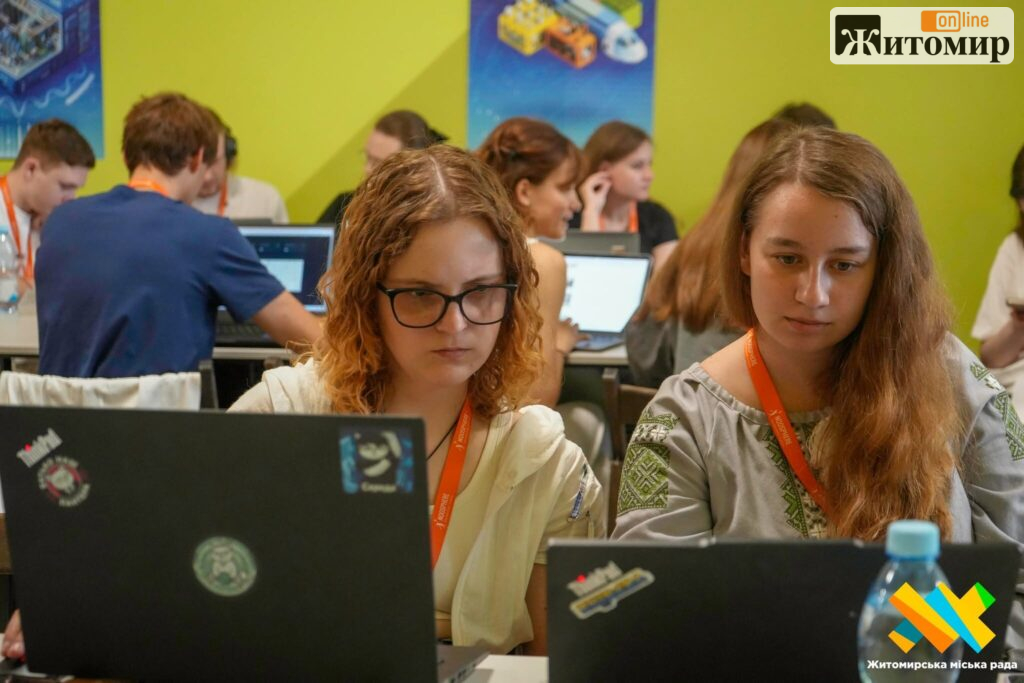 У Житомирі проходить фінальний етап Всеукраїнського хакатону «Future in Action Hackathon» - Інформація. Джерело: Zhitomir-OnLine У Житомирі проходить фінальний етап Всеукраїнського хакатону «Future in Action Hackathon» - фото №