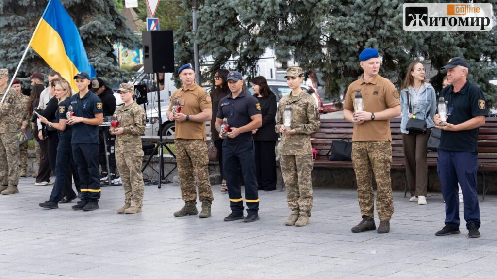 У Житомирі віддали шану воїнам та цивільним, які загинули в полоні - фото №1