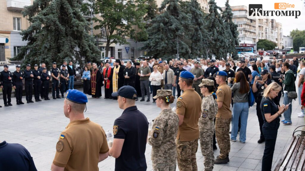 У Житомирі віддали шану воїнам та цивільним, які загинули в полоні - фото №2