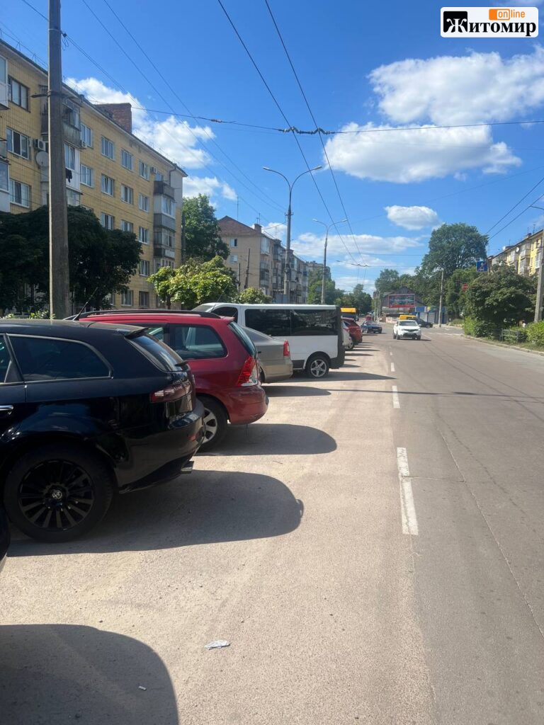 У Житомирі шукають відео пошкодження Peugeot на Небесної Сотні - Інформація. Джерело: Zhitomir-OnLine У Житомирі шукають відео пошкодження Peugeot на Небесної Сотні - фото №1