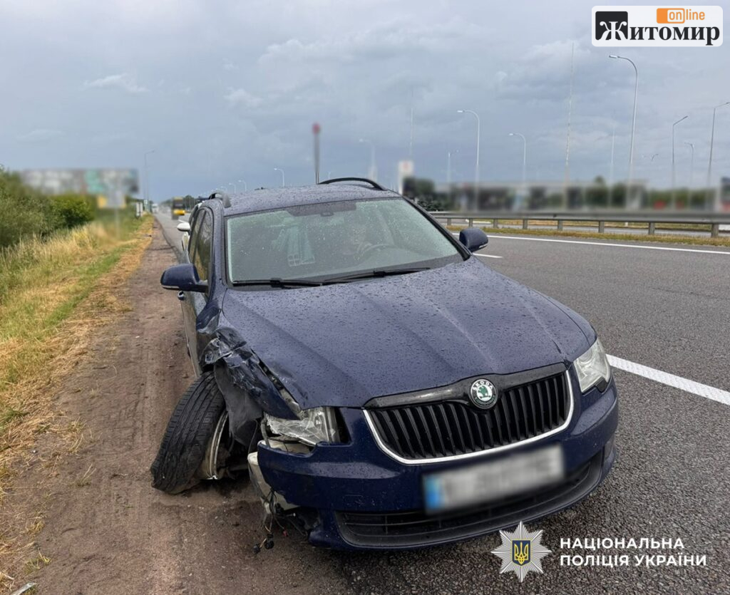 На трасі Київ — Чоп перекинувся Renault: травмована дитина - Без категорії. Джерело: Zhitomir-OnLine На трасі Київ — Чоп перекинувся Renault: травмована дитина - фото №