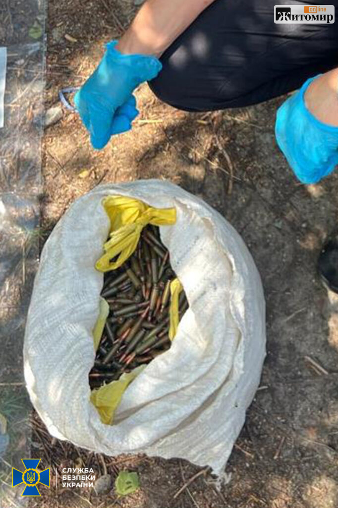 У центрі Житомира затримали чоловіка з майже 2,5 тисячі набоїв - Події. Джерело: Zhitomir-OnLine У центрі Житомира затримали чоловіка з майже 2,5 тисячі набоїв - фото №3