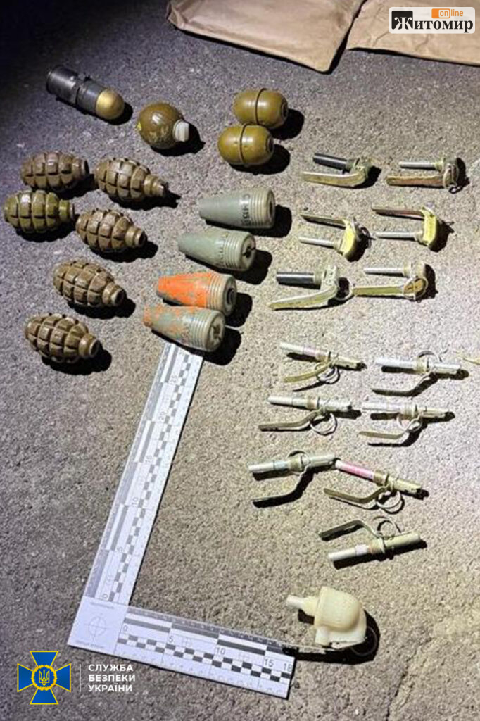 У центрі Житомира затримали чоловіка з майже 2,5 тисячі набоїв - Події. Джерело: Zhitomir-OnLine У центрі Житомира затримали чоловіка з майже 2,5 тисячі набоїв - фото №1
