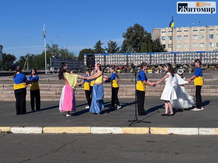 У Малині понад сотня людей долучилася до акції «Жива надія» - фото №2