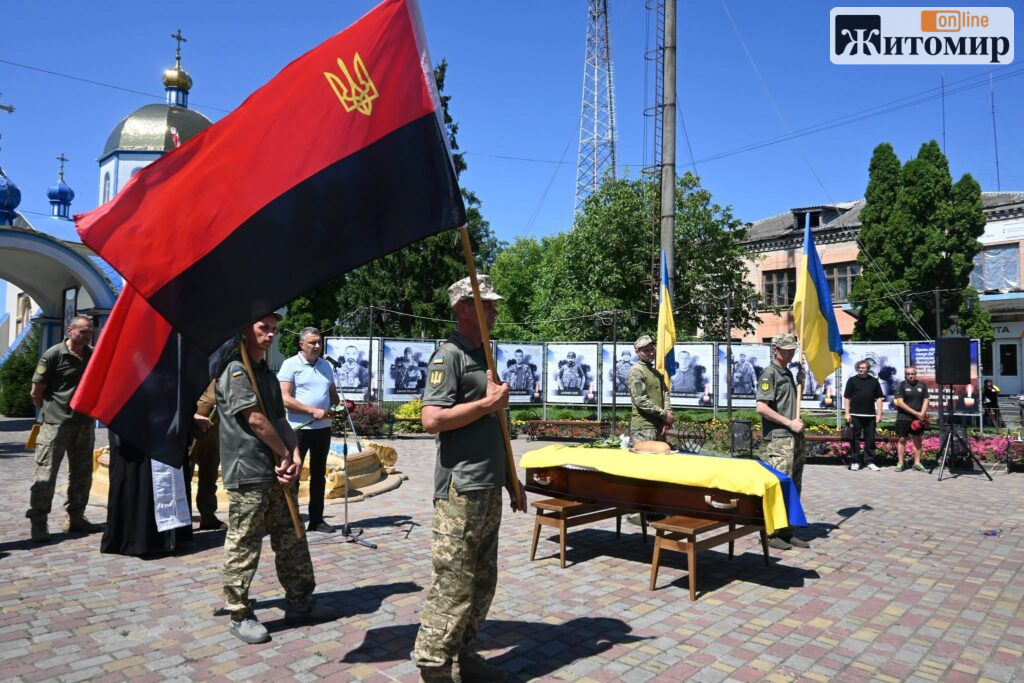 Баранівська громада провела в останню путь 31-річного воїна - фото №4
