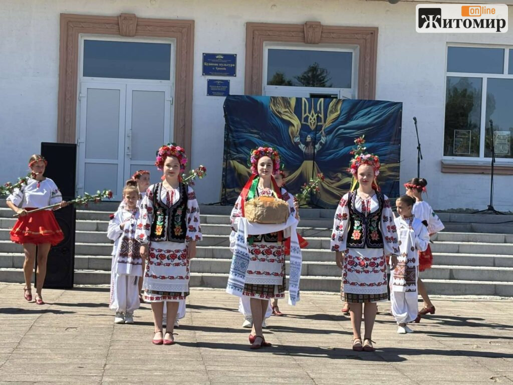 На Житомирщині під час Дня села збирали на детектор дронів для Захисника