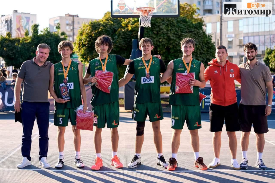 Житомирські баскетболісти здобули два чемпіонства у Хмельницькому - Інформація. Джерело: Zhitomir-OnLine Житомирські баскетболісти здобули два чемпіонства у Хмельницькому - фото №2