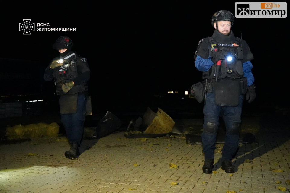Ворожа атака спричинила пожежі на Житомирщині: залучали 37 рятувальників - Події. Джерело: Zhitomir-OnLine Ворожа атака спричинила пожежі на Житомирщині: залучали 37 рятувальників - фото №2
