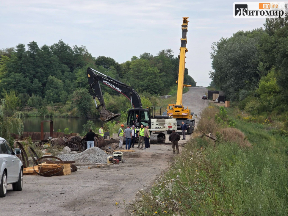 На трасі Житомир - Чернівці реконструюють міст, який не ремонтували понад 60 років - Інформація. Джерело: Zhitomir-OnLine На трасі Житомир - Чернівці реконструюють міст, який не ремонтували понад 60 років - фото №1