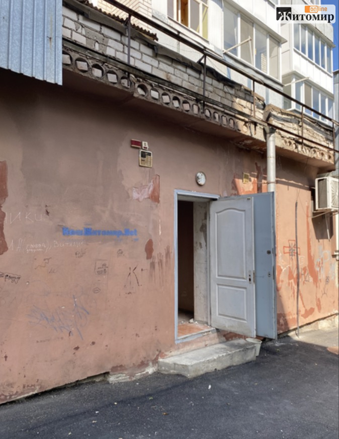 У Житомирі виставили на продаж два приміщення: стартові ціни — 732 тис. і понад 1 млн грн - фото №1