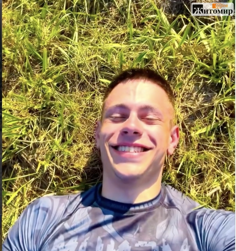 19-річний житомирянин Ілля Ляшук вирушив велосипедом до Парижа і збирає на перехоплювачі дронів