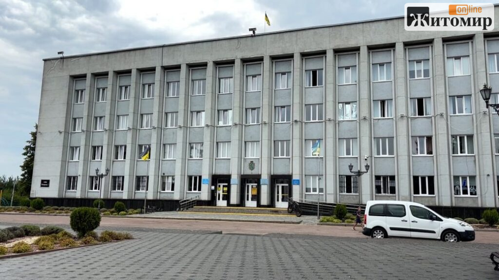 Уночі на ратушу зайшли восьмеро рухівців — як у 1990 році Житомир підняв синьо-жовтий прапор - фото №6