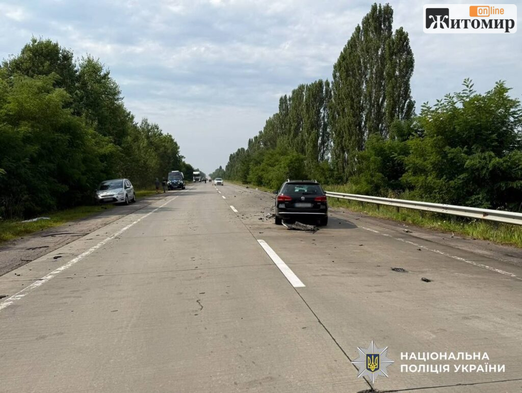 Поблизу Коростеня зіткнулися три авто: семеро людей травмовані - фото №2