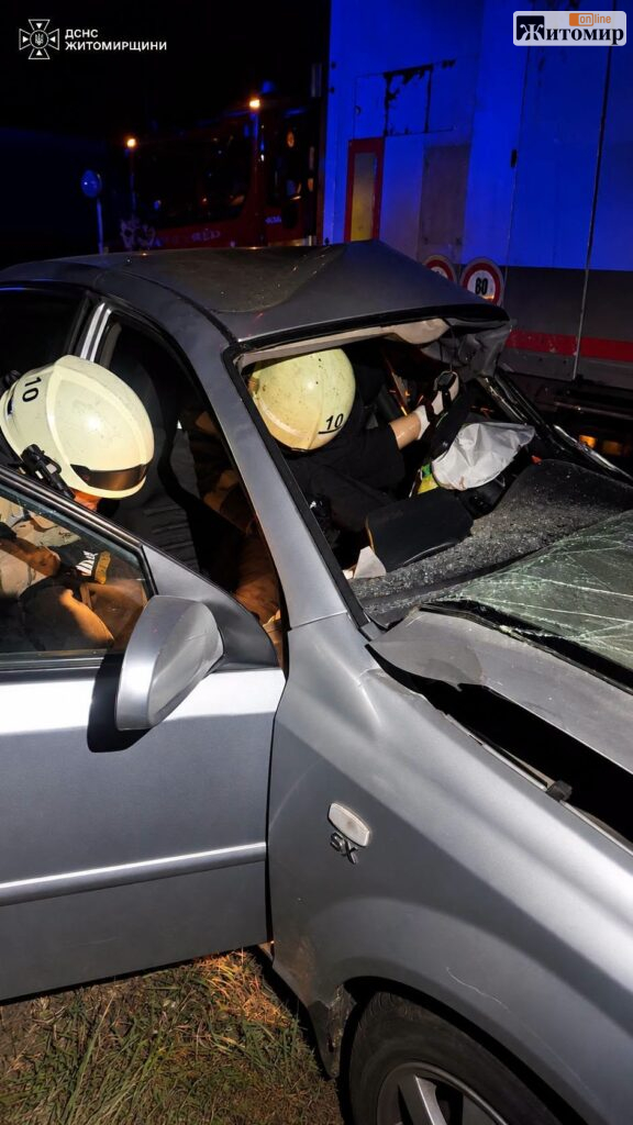 У Звягелі зіткнулися два автомобілі: травмувалися дві жінки - Події. Джерело: Zhitomir-OnLine У Звягелі зіткнулися два автомобілі: травмувалися дві жінки - фото №