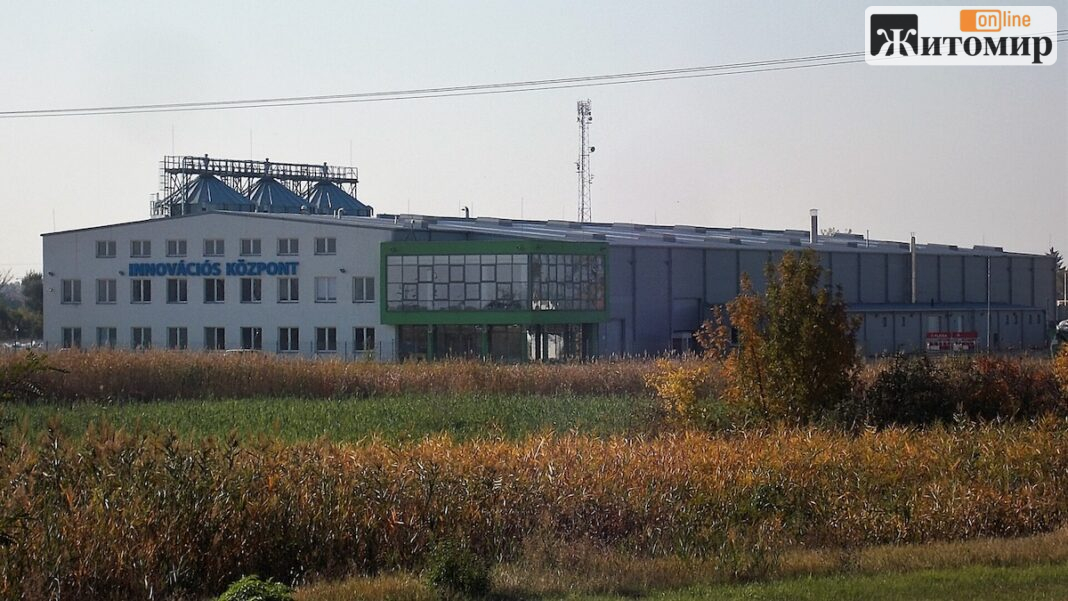 Waste_recycling_plant,_Industrial_Park,_2018_Karcag