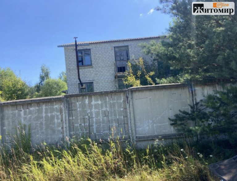 Майно «Житомирського облавтодору» виставили на аукціони: 12 лотів на 6,249 млн грн Майно «Житомирського облавтодору» виставили на аукціони: 12 лотів на 6,249 млн грн